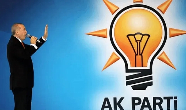 Eski AKP milletvekili Metiner'den "hizip" çıkışı: Bir damarın AK Parti’yi siyaseten bitirmek için öyle bir hatta çekmeye çalıştığı biliniyor